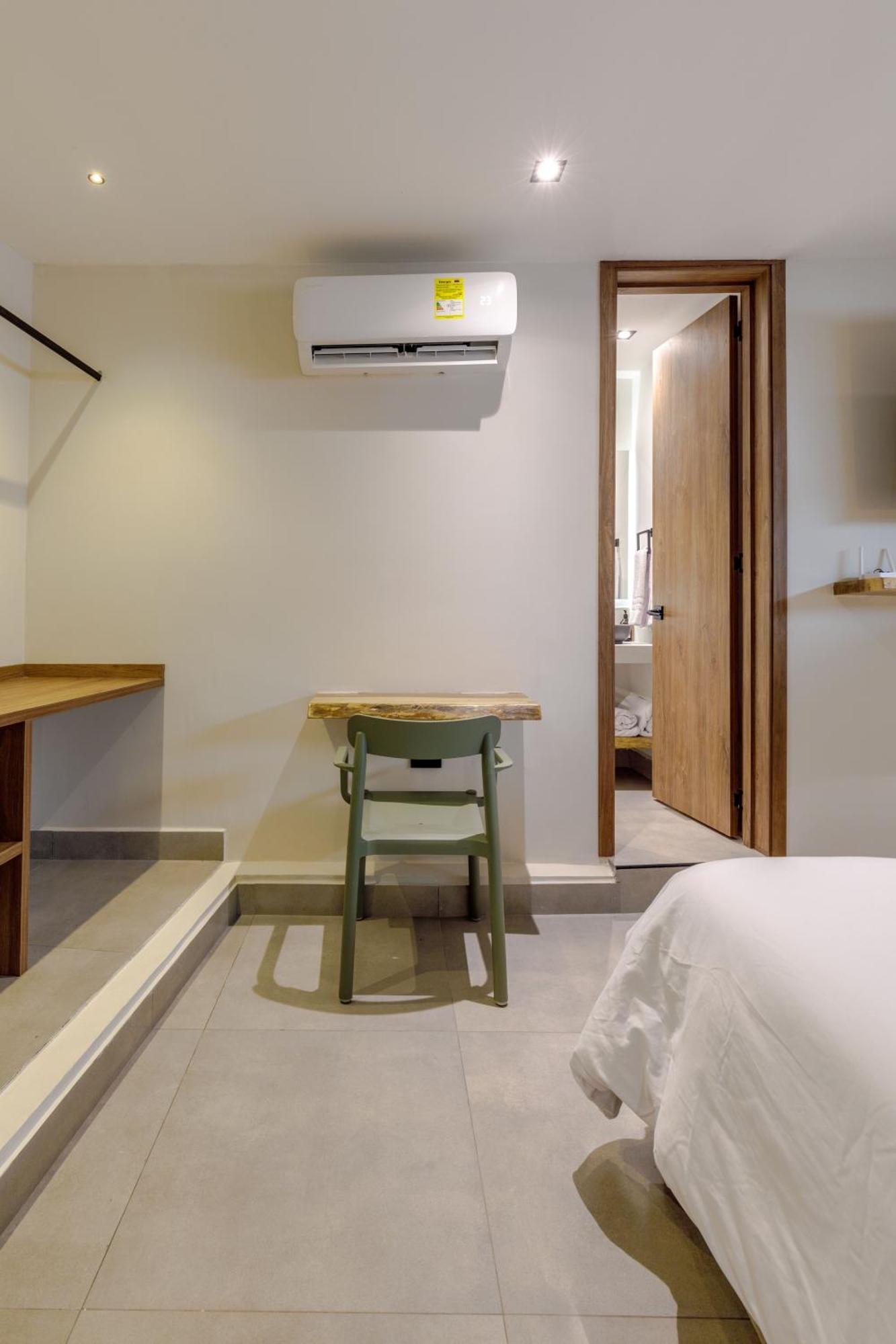 De La Cruz Apartahotel