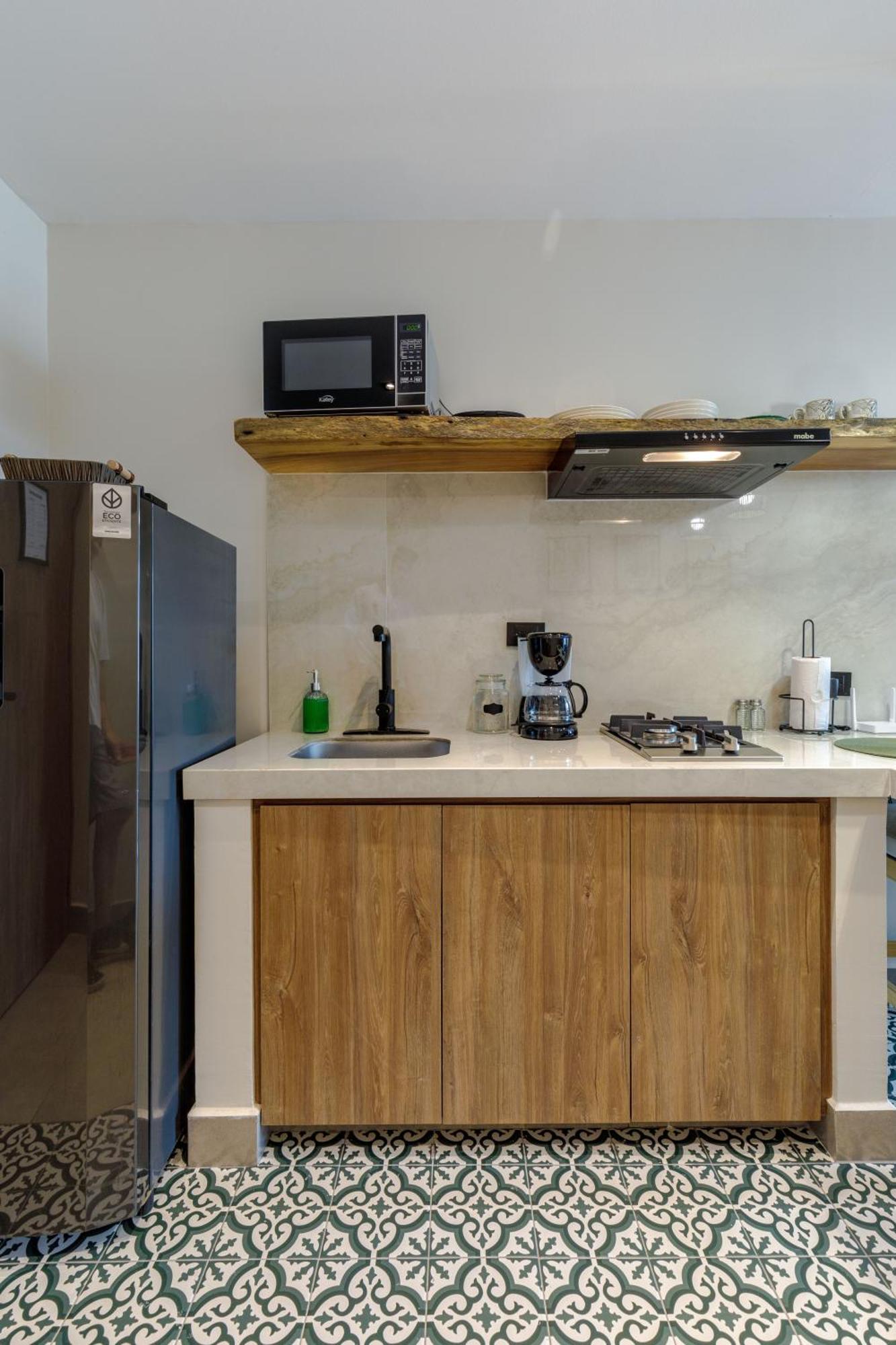 De La Cruz Apartahotel