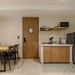 De La Cruz Studio Apartments