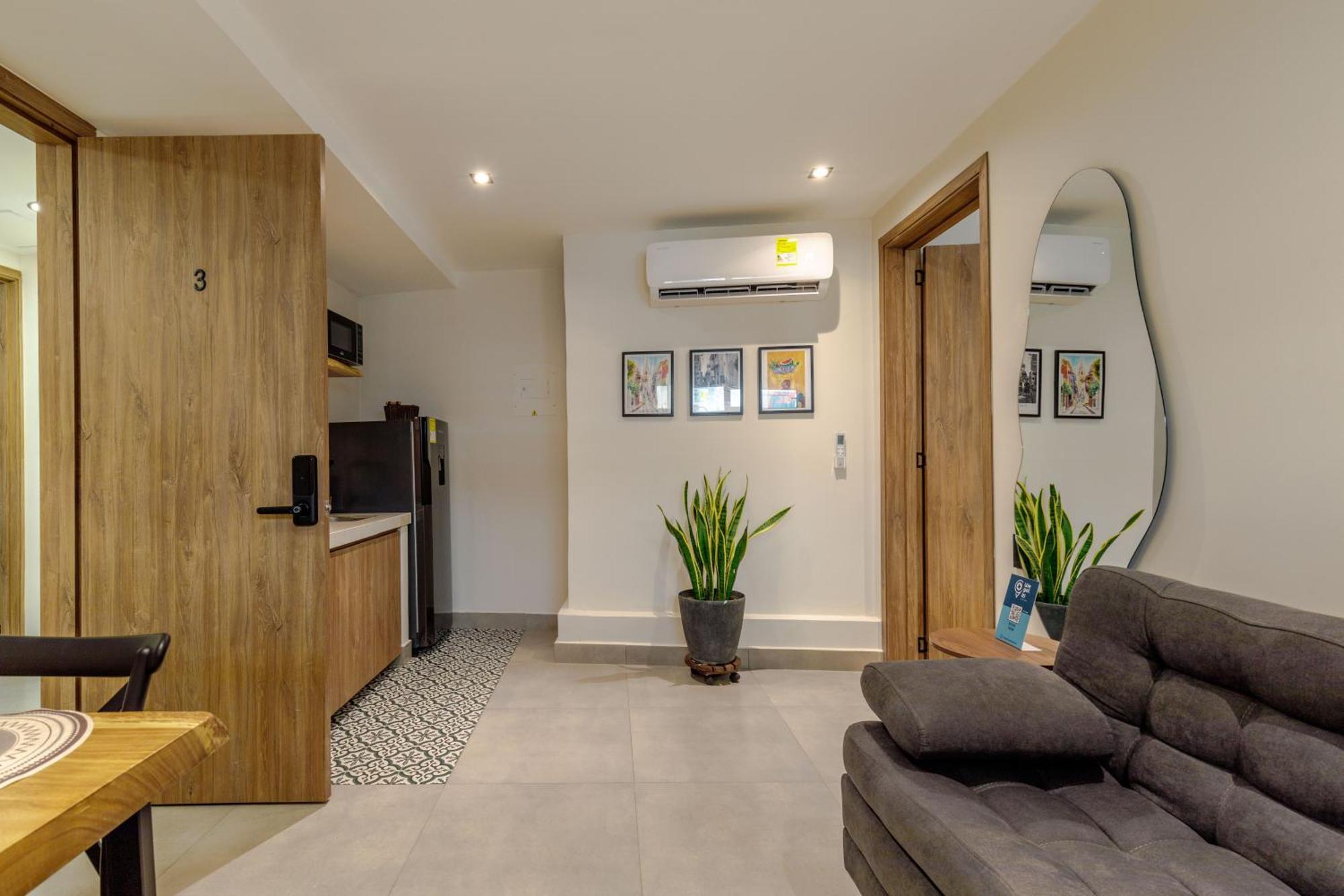 De La Cruz Aparthotel 4*