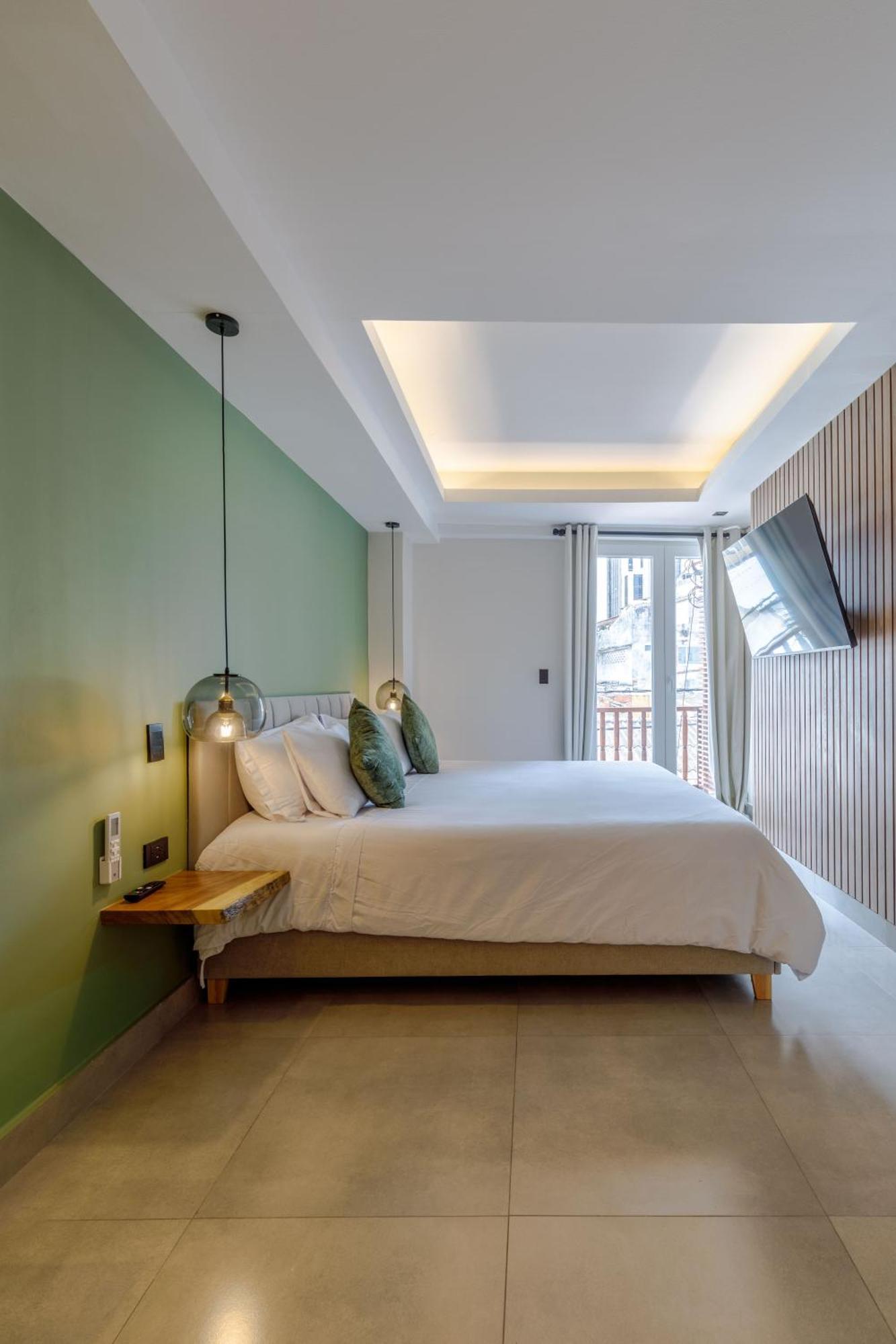 De La Cruz Aparthotel 4*