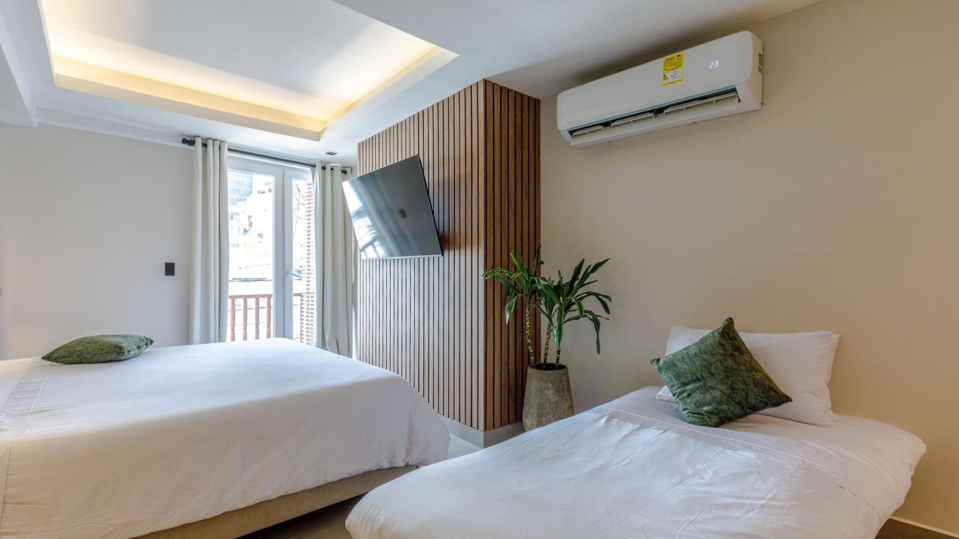 De La Cruz Apartahotel 4*
