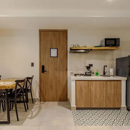 De La Cruz Aparthotel