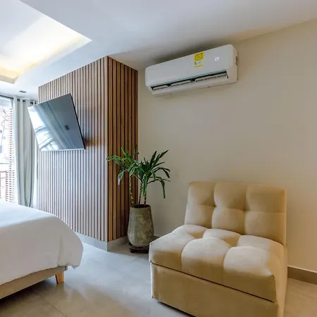 De La Cruz Aparthotel